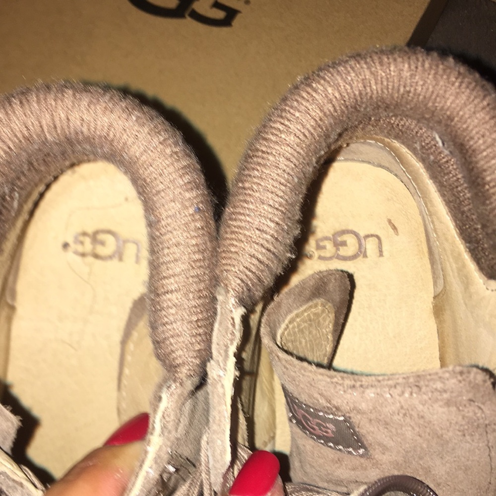 UGG BOOTIES - Picture 4 of 7